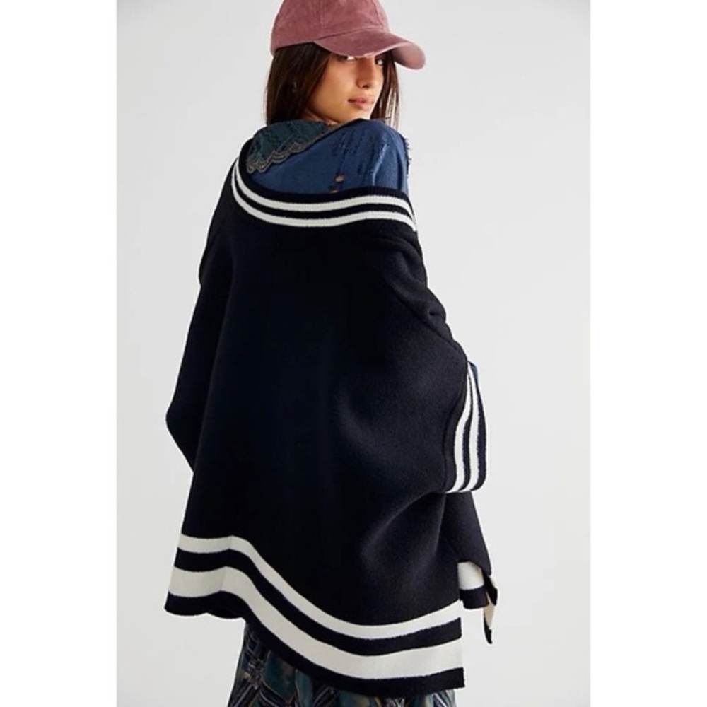Free People Pep Rally Stripe Varsity Poncho – Black / Ivory – One Size – - Picture 2 of 10